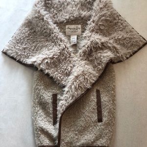 NWT XS soft faux fur oatmeal color vest